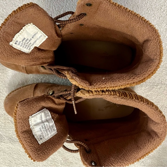 Fall Winter Boots sweater collar leatherVibram soles Size 8 1/2 Universal Thread - Picture 6 of 8